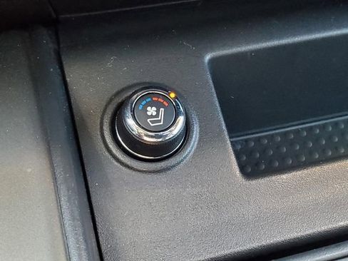 Used 2024 Nissan Titan Platinum Reserve w/ Moonroof Package RWD image 21