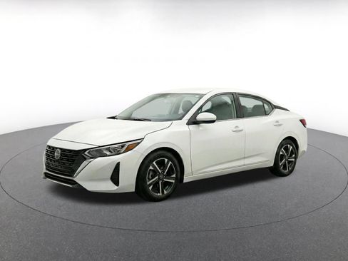 Used 2025 Nissan Sentra SV FWD image 3