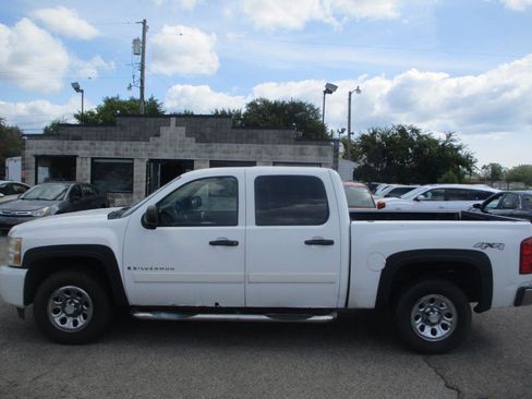 Used 2008 Chevrolet Silverado 1500 LT AWD/4WD image 4