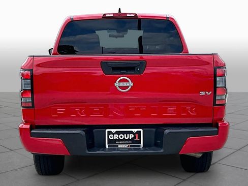Used 2024 Nissan Frontier SV RWD image 5