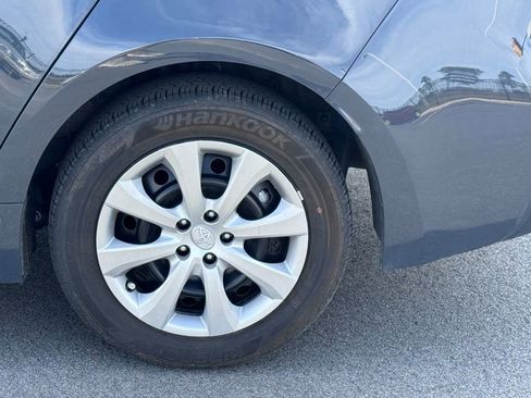 Used 2025 Toyota Corolla LE image 32