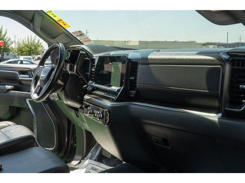 Used 2025 GMC Sierra 1500 SLT AWD/4WD image 31