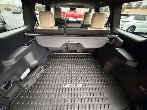 Used 2025 Lexus GX 550 image 5