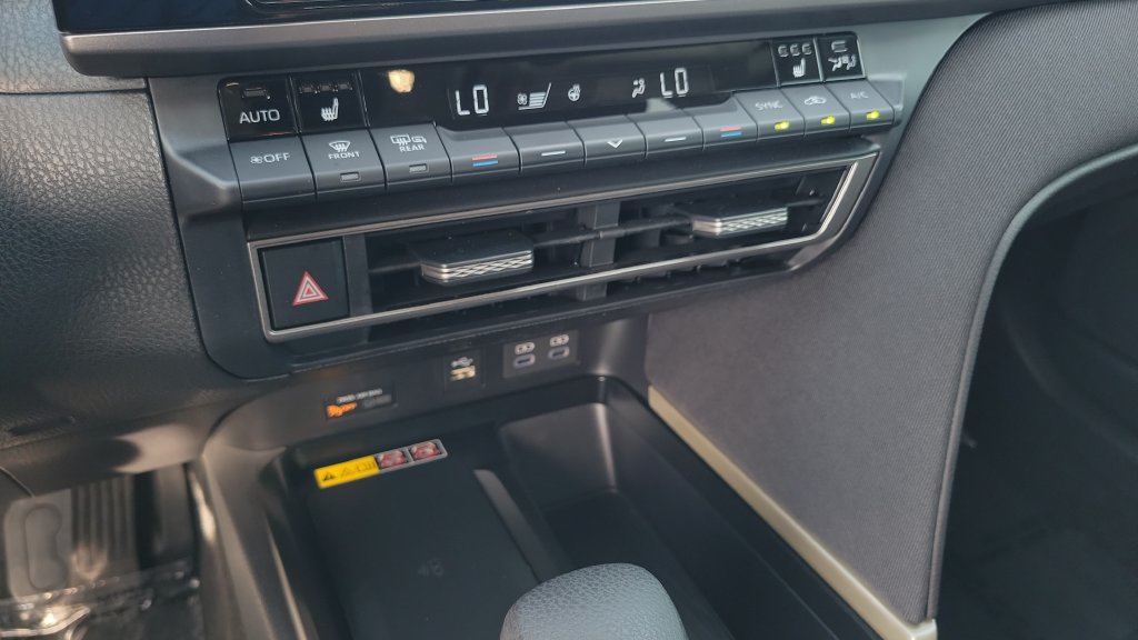 Used 2026 Toyota Camry LE w/ Convenience Package FWD image 15