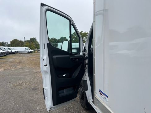 Used 2024 Mercedes-Benz Sprinter 4500 image 11
