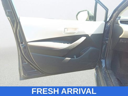 Used 2024 Toyota Corolla LE w/ LE Convenience Package FWD image 17