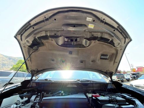 Used 2019 Nissan Rogue SV AWD/4WD image 3