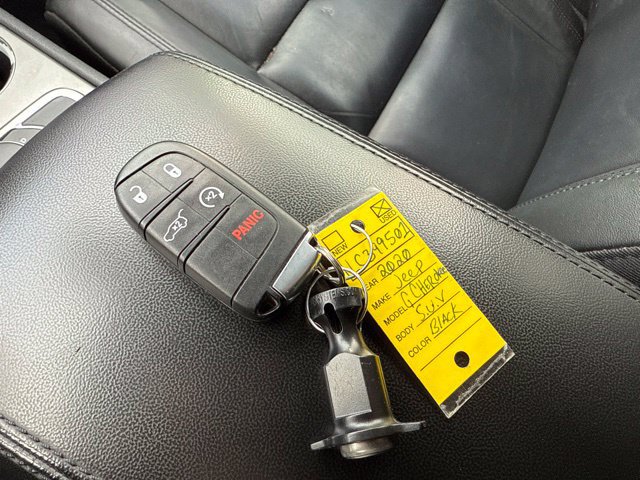 Used 2020 Jeep Grand Cherokee Limited AWD/4WD image 26
