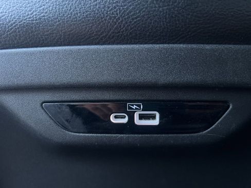 Used 2022 Chrysler Pacifica Touring-L w/ S Appearance Package image 28