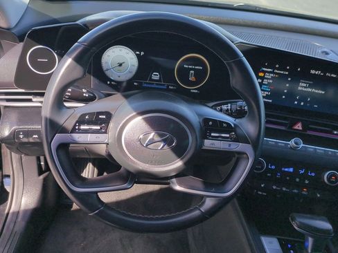 Used 2022 Hyundai Elantra Limited w/ Cargo Package image 11