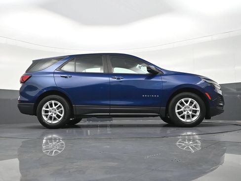 Used 2023 Chevrolet Equinox LS FWD image 28