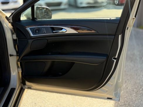 Used 2018 Lincoln MKZ Reserve image 11