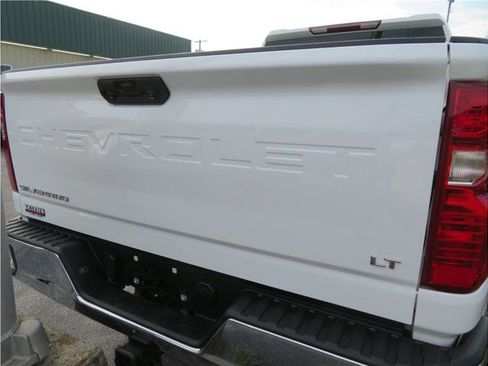 Used 2024 Chevrolet Silverado 2500 LT image 17