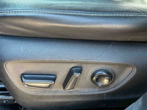 Used 2020 Toyota Highlander Limited image 7