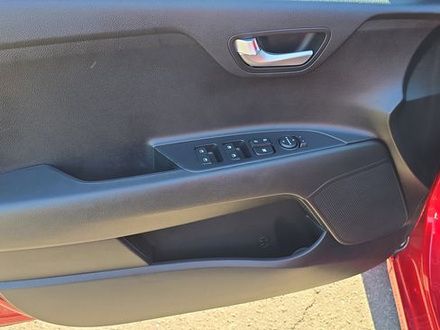 Certified 2022 Kia Rio S image 19