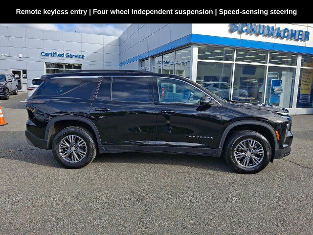 Used 2024 Chevrolet Traverse LT AWD/4WD image 10
