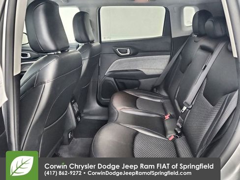 Used 2022 Jeep Compass Latitude image 30