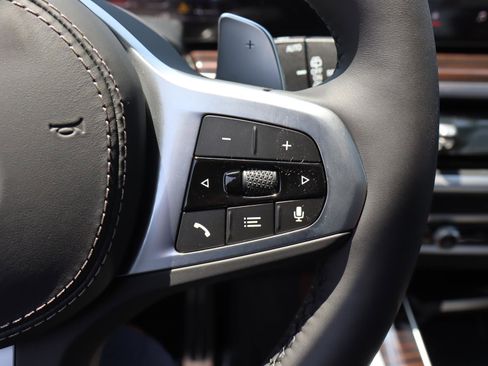 Used 2026 BMW X5 xDrive50e w/ M Sport Package image 17