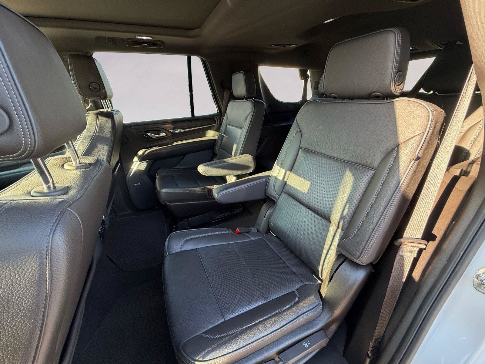 Used 2021 GMC Yukon Denali w/ Denali Premium Package RWD image 13