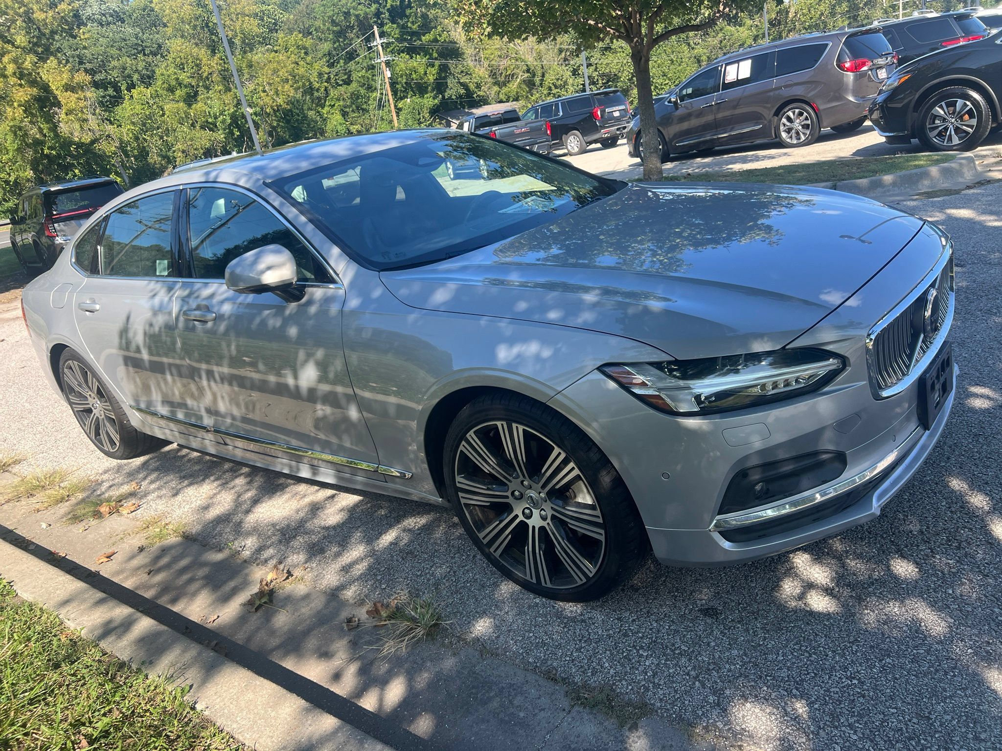 Used 2023 Volvo S90 B6 Plus AWD/4WD image 3