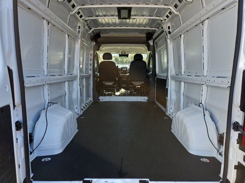 New 2026 RAM ProMaster 2500 w/ Quick Order Package 22G SLT image 6