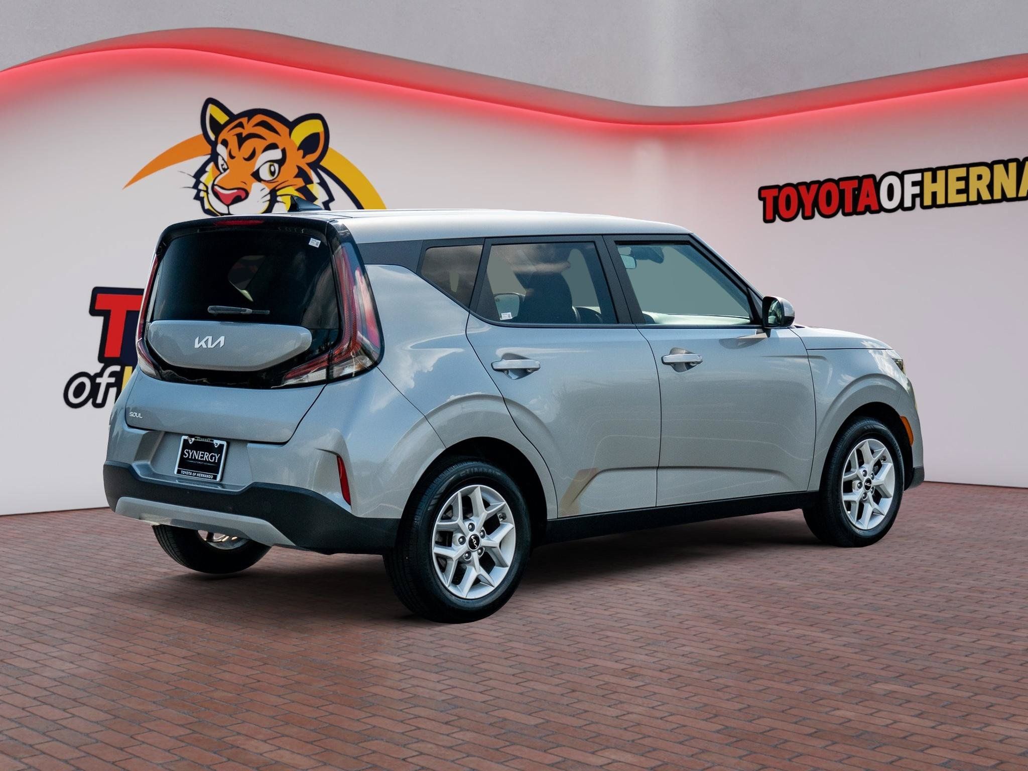 Used 2023 Kia Soul LX w/ LX Technology Package FWD image 6
