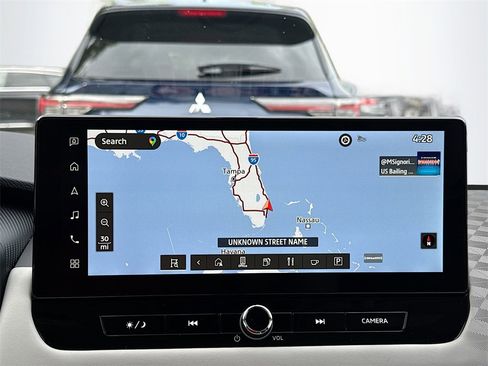 New 2025 Mitsubishi Outlander SE image 13