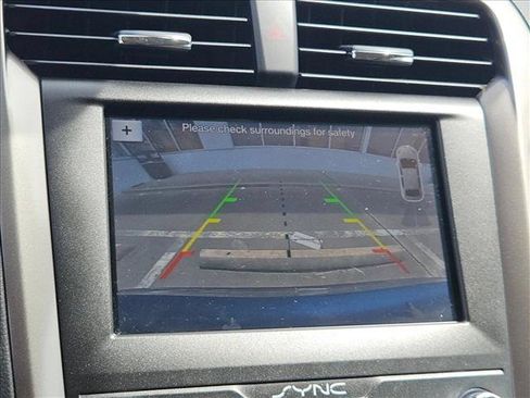 Used 2019 Ford Fusion SE FWD image 13