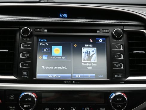 Used 2015 Toyota Highlander Limited Platinum AWD/4WD image 29