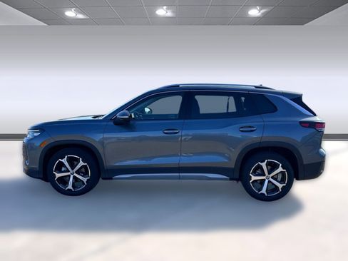 New 2026 Volkswagen Tiguan SE image 2