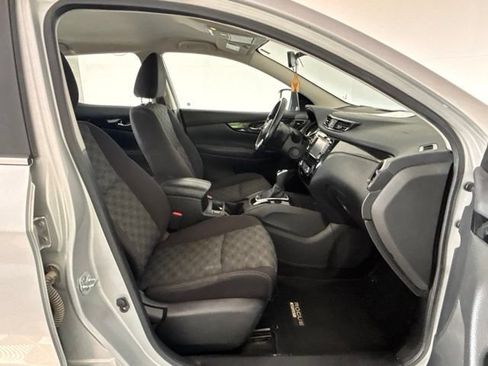Used 2017 Nissan Rogue Sport SV w/ SV Premium Package AWD/4WD image 26