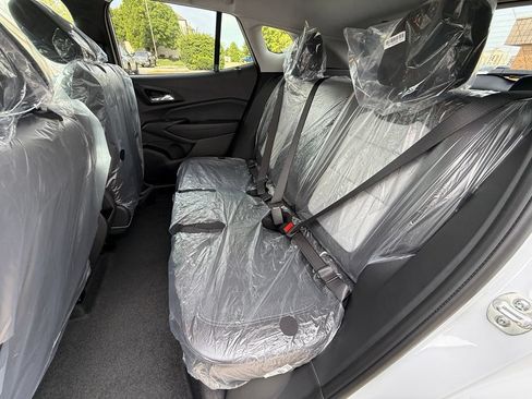 New 2026 Chevrolet Trax LS w/ LS Convenience Package FWD image 10
