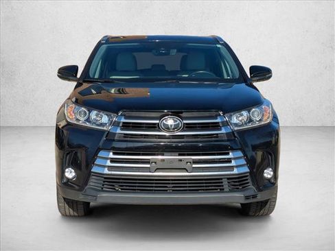 Used 2017 Toyota Highlander Limited image 2