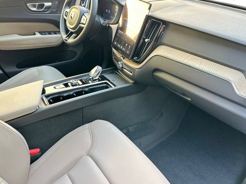 Used 2026 Volvo XC60 B5 Plus w/ Protection Package Premier AWD/4WD image 17
