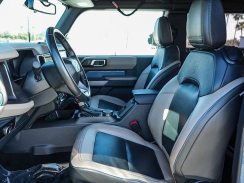 Used 2023 Ford Bronco Wildtrak image 17