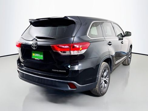 Used 2018 Toyota Highlander LE image 10