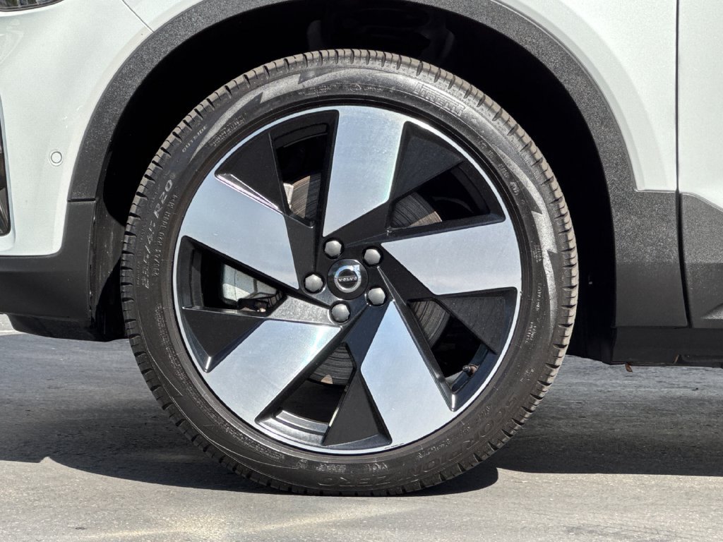 Certified 2023 Volvo C40 P8 Recharge Ultimate w/ Protection Package Premier AWD/4WD image 24