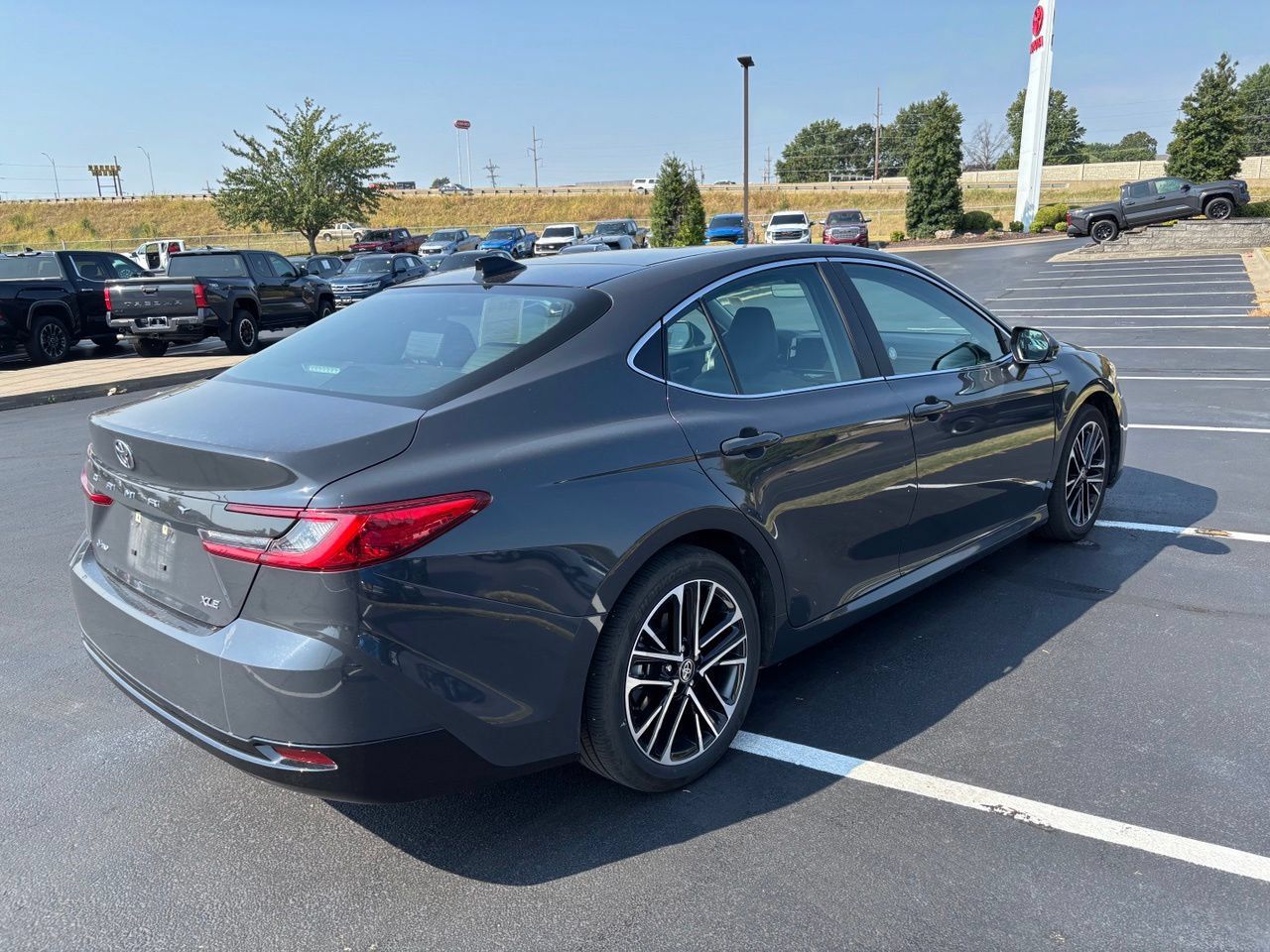 Used 2026 Toyota Camry XLE FWD image 4