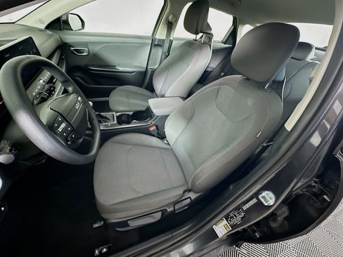 Used 2025 Kia K4 LXS image 13