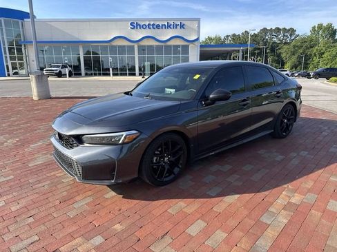 Used 2025 Honda Civic Sport image 4
