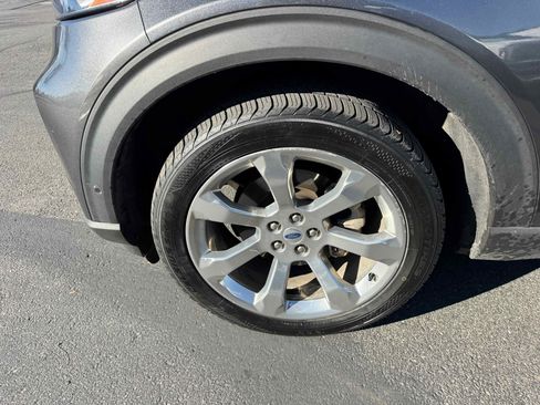 Certified 2020 Ford Explorer Platinum w/ Premium Technology Package image 14