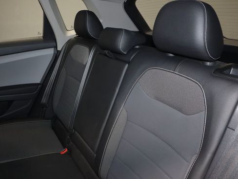 Used 2023 Volkswagen Taos SE w/ Panoramic Sunroof Package image 22