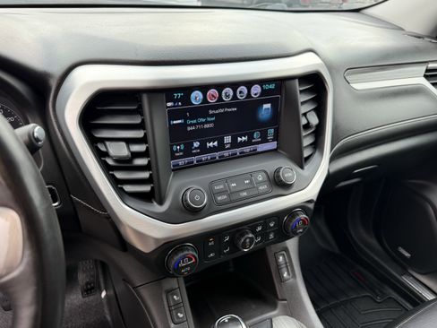 Used 2017 GMC Acadia SLT image 19