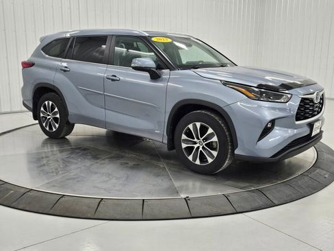 Used 2023 Toyota Highlander XLE image 39