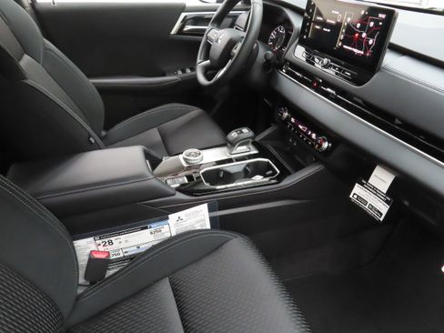 New 2026 Mitsubishi Outlander ES FWD image 24