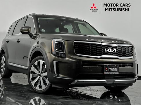 Used 2022 Kia Telluride S AWD/4WD image 1