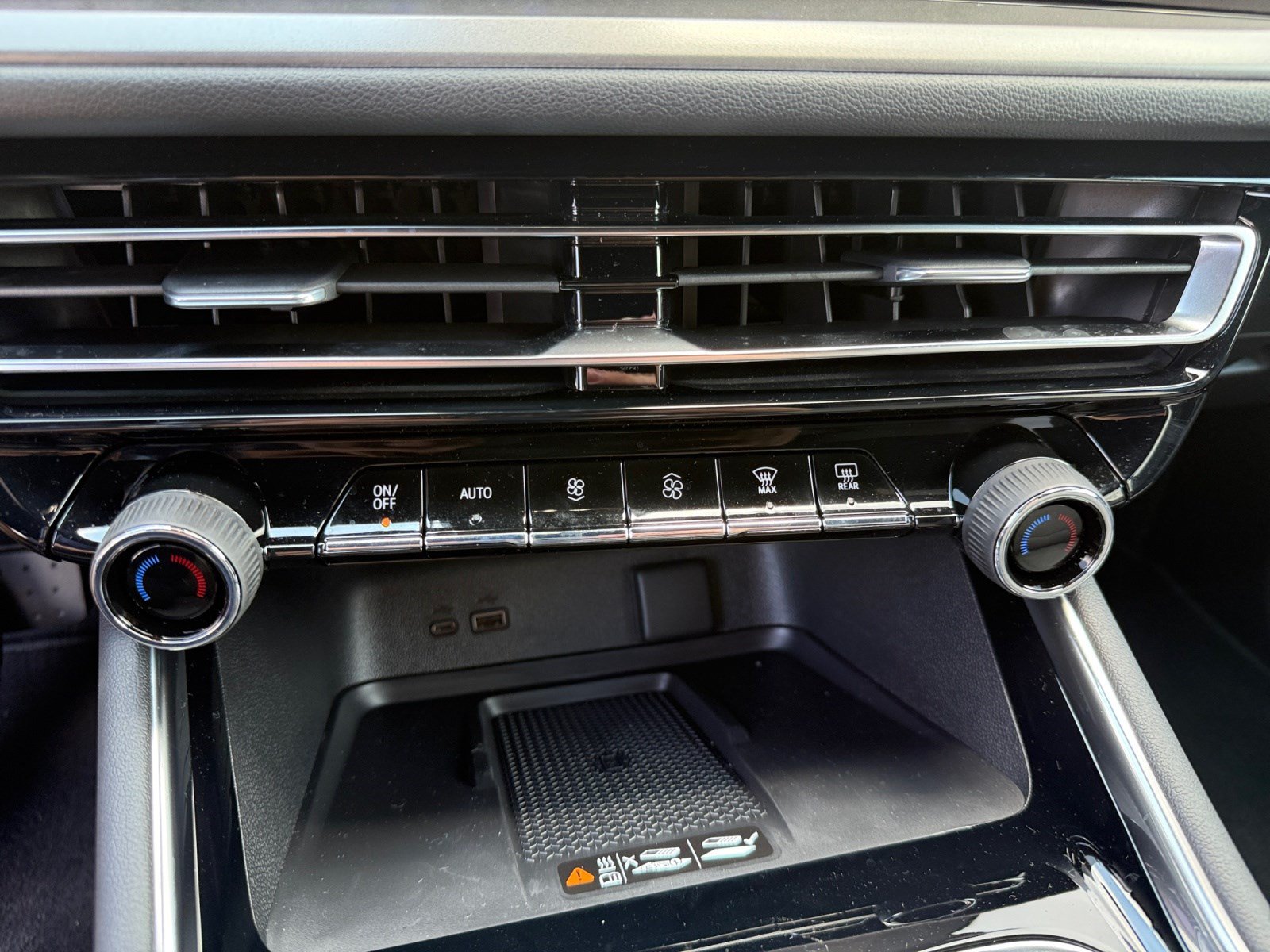 New 2026 Chevrolet Traverse LT FWD image 28