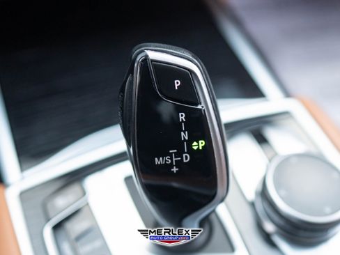 Used 2020 BMW 750i xDrive w/ M Sport Package image 36