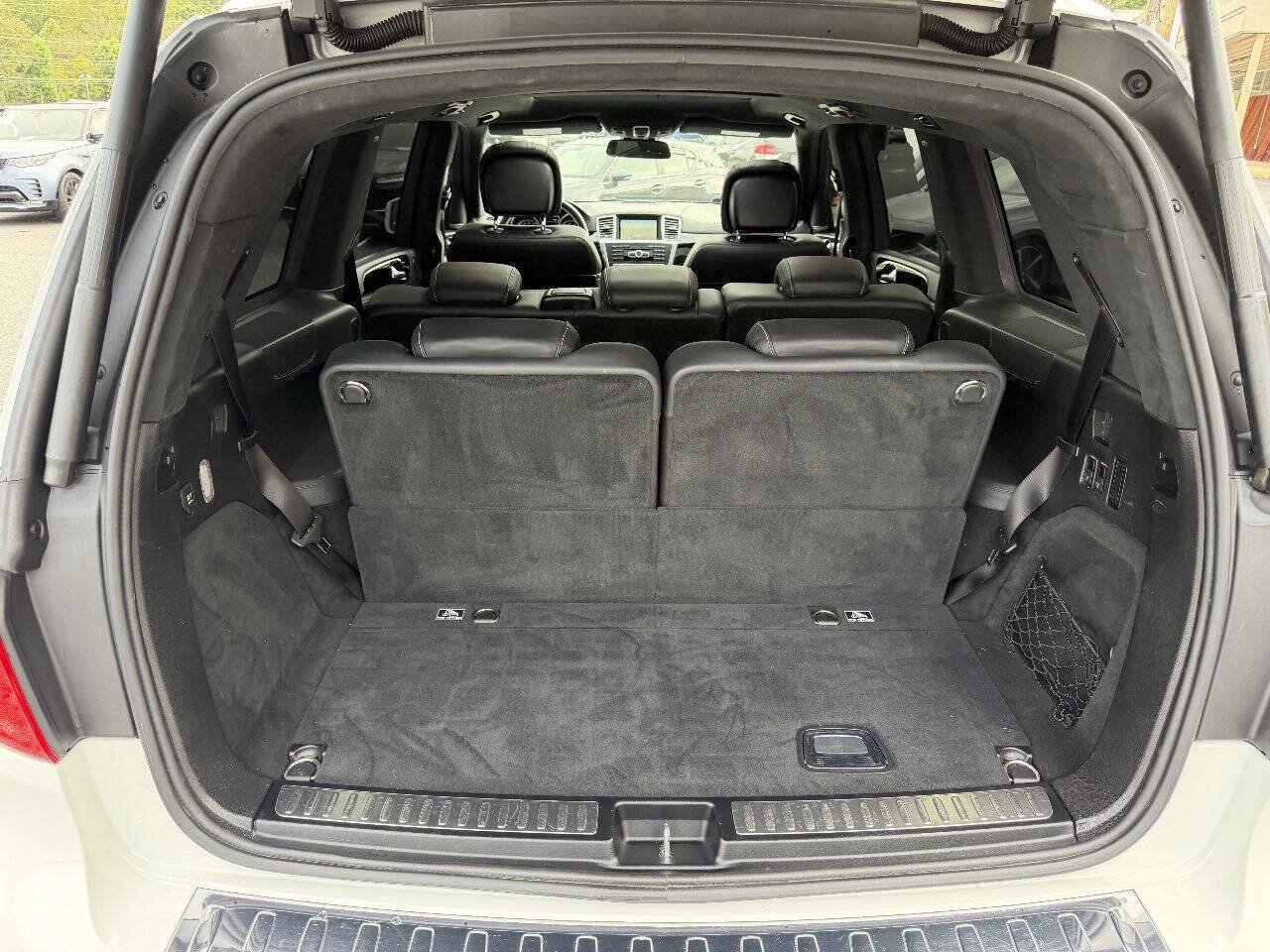 Used 2014 Mercedes-Benz GL 550 4MATIC image 28