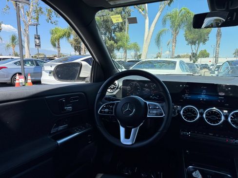 Used 2023 Mercedes-Benz GLA 250 w/ Premium Package image 16